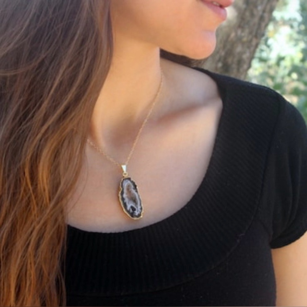 Tabasco Agate Geode Necklace Pendant - Picture 3 of 3